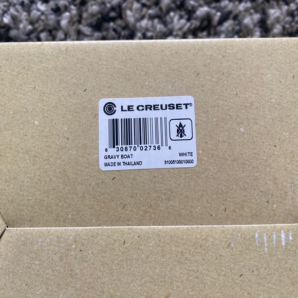 COPY - New In Box Le Creuset Gravy Boat & Dish Set! - Picture 3 of 8